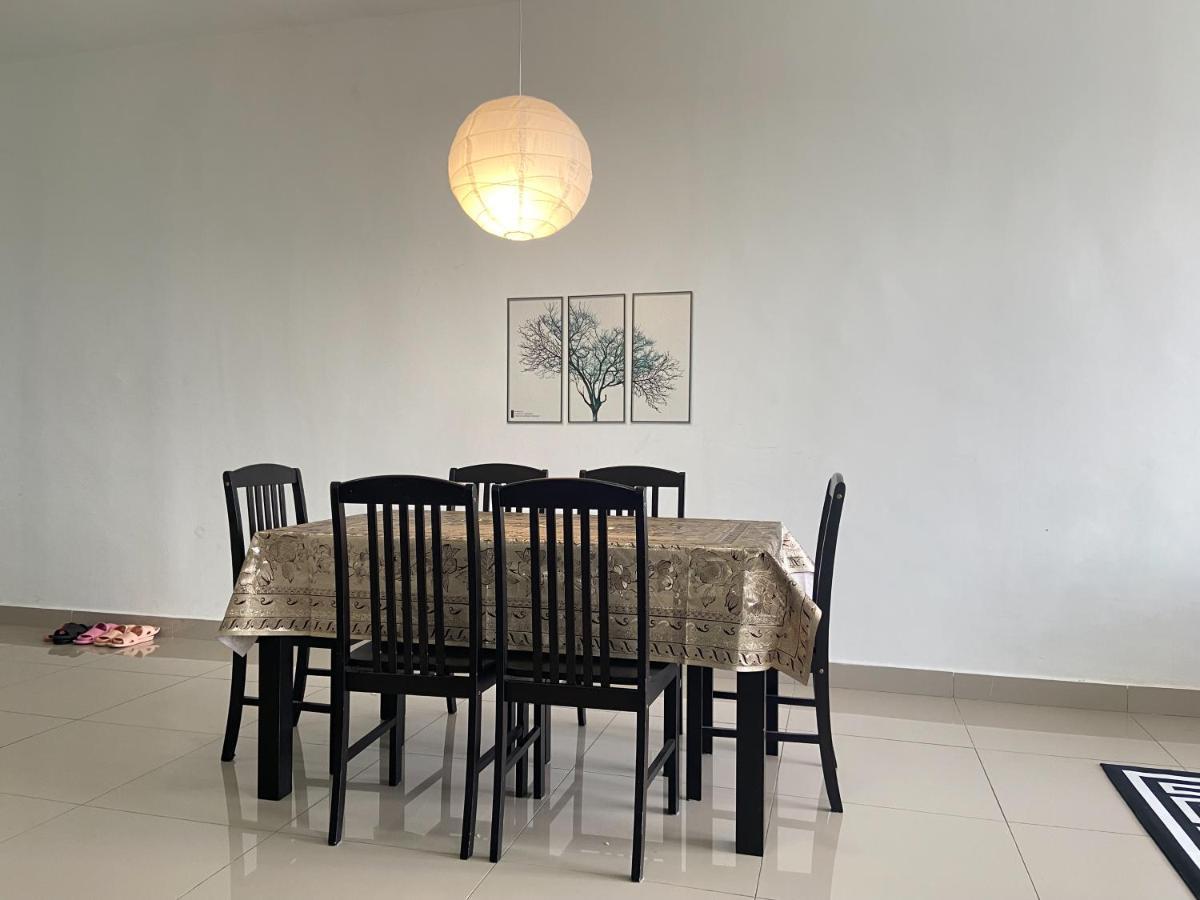 Relax Bear Homestay Танах-Рата Экстерьер фото
