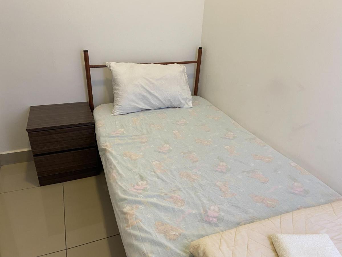 Relax Bear Homestay Танах-Рата Экстерьер фото