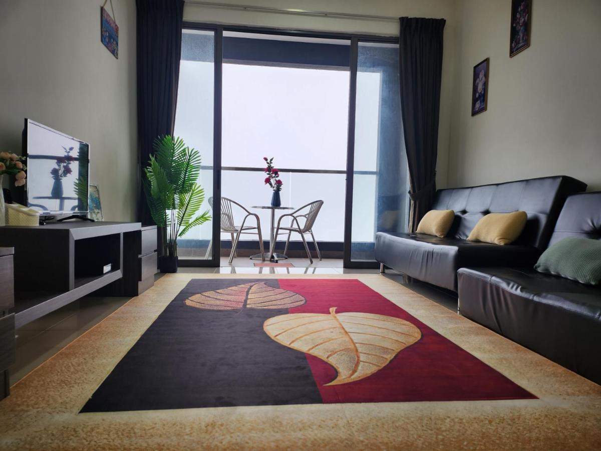 Relax Bear Homestay Танах-Рата Экстерьер фото