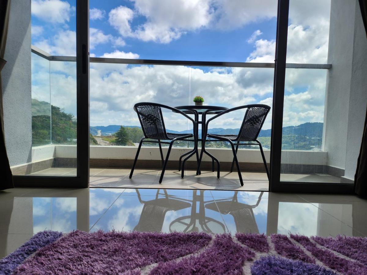 Relax Bear Homestay Танах-Рата Экстерьер фото