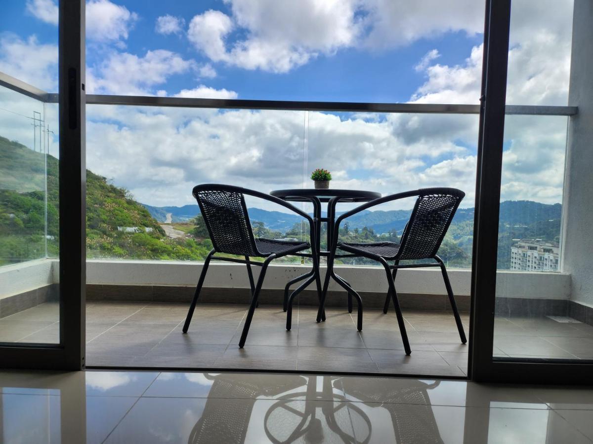 Relax Bear Homestay Танах-Рата Экстерьер фото