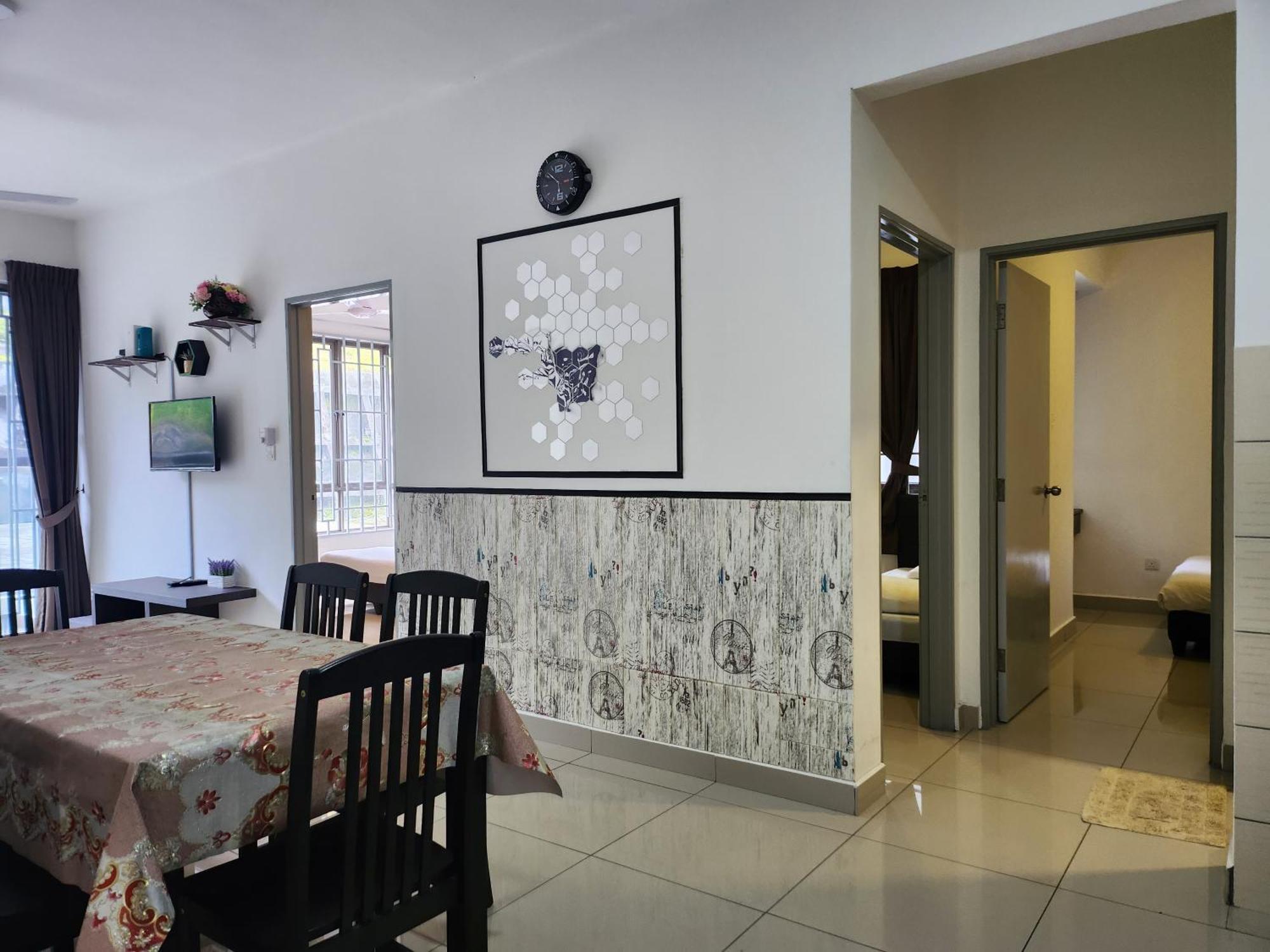 Relax Bear Homestay Танах-Рата Экстерьер фото