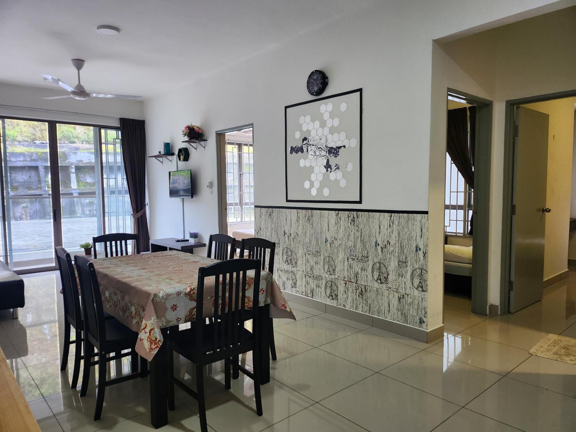 Relax Bear Homestay Танах-Рата Экстерьер фото