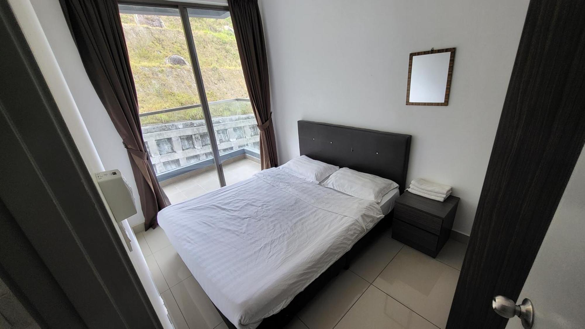 Relax Bear Homestay Танах-Рата Экстерьер фото