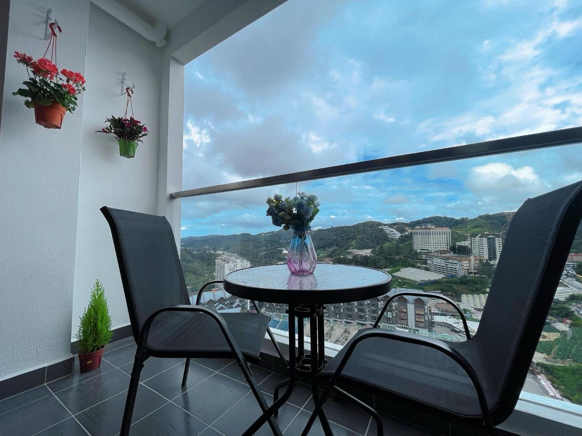 Relax Bear Homestay Танах-Рата Экстерьер фото
